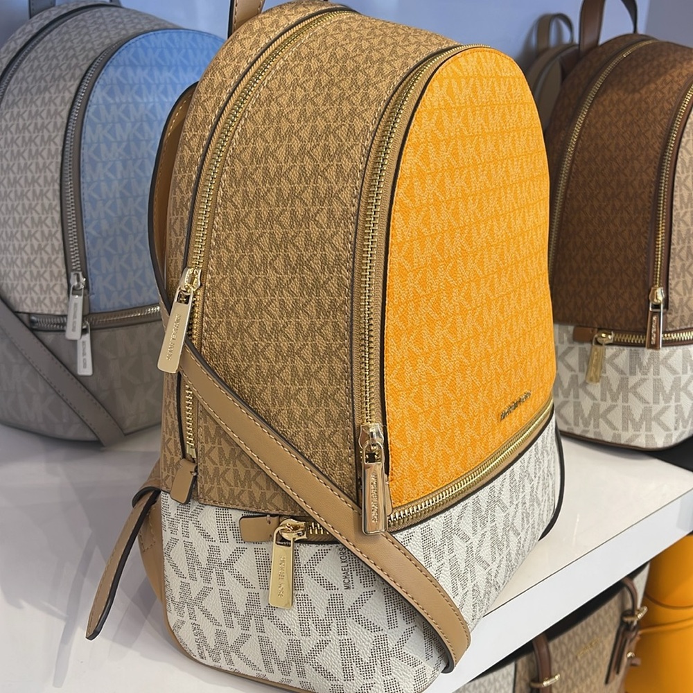 MICHAEL KORS Rhea Medm Zip Color-Block Signature Logo Backpack
POP ORNG MLT
NWT - Picture 3 of 16